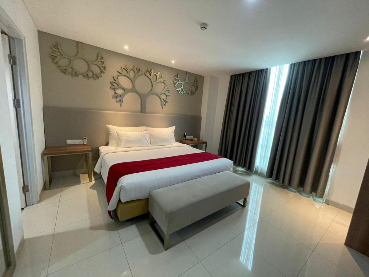 Palm Park Hotel Σουραμπάγια Εξωτερικό φωτογραφία
