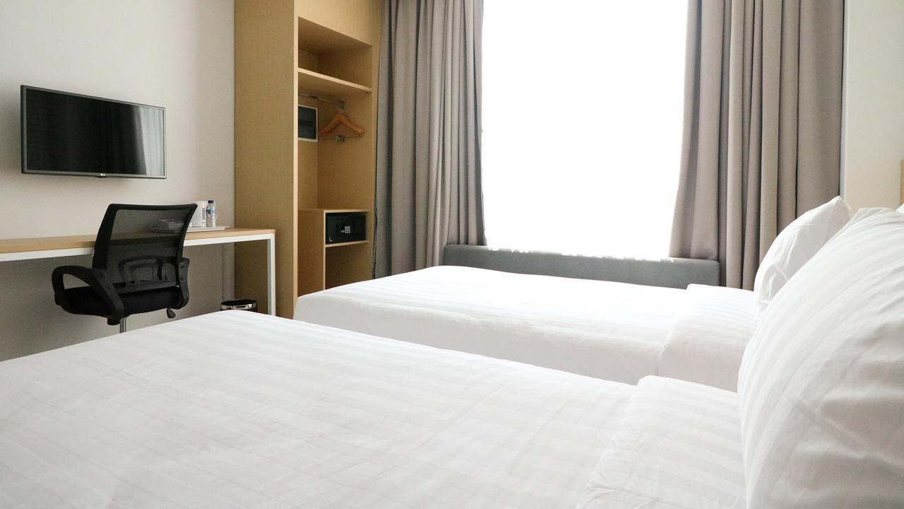Palm Park Hotel Σουραμπάγια Εξωτερικό φωτογραφία