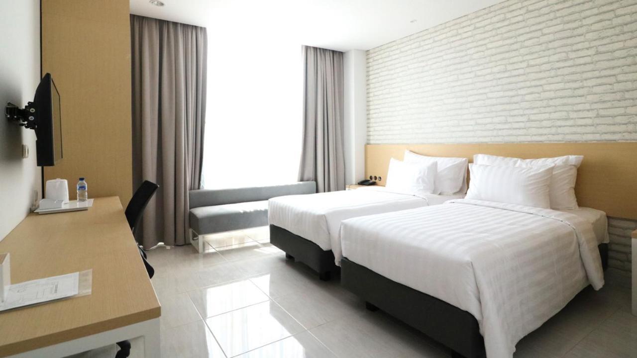 Palm Park Hotel Σουραμπάγια Εξωτερικό φωτογραφία