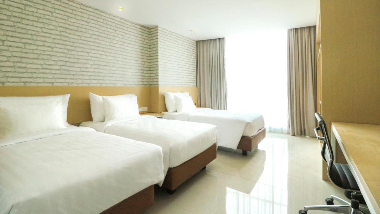 Palm Park Hotel Σουραμπάγια Εξωτερικό φωτογραφία