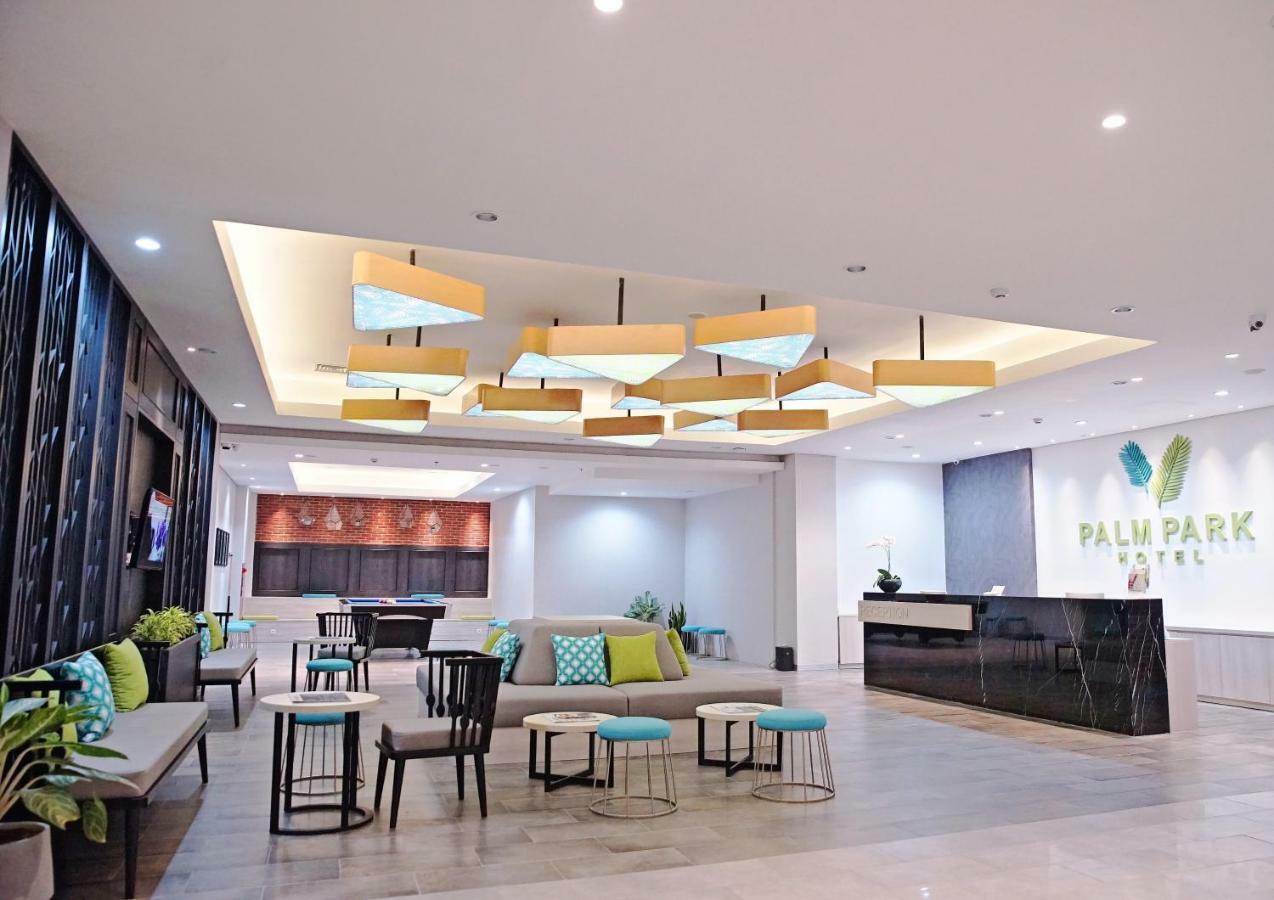 Palm Park Hotel Σουραμπάγια Εξωτερικό φωτογραφία